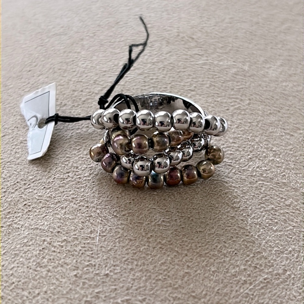 NWT Beaded Stretchy Ring Multi Metal Size Small
